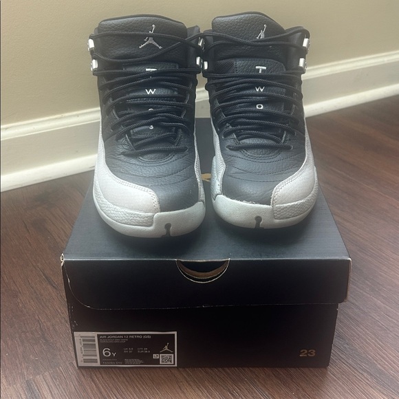 Air Jordan 12 Retro black/wolf grey kids size 6Y - Picture 3 of 6